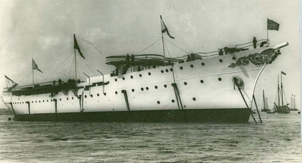 Крейсер Алмаз